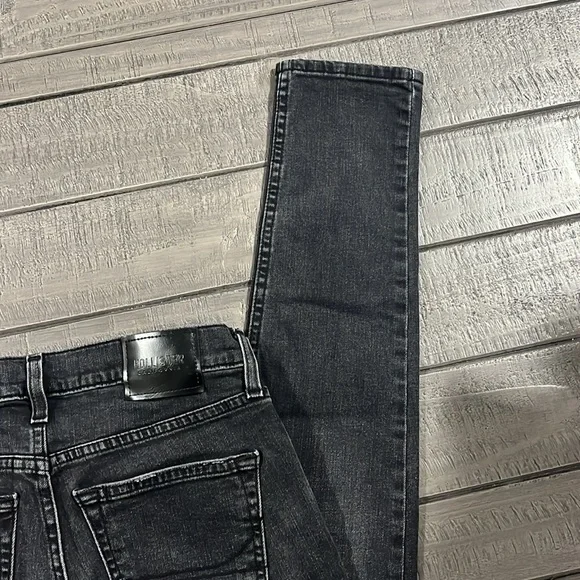 Hollister Jean - Picture 11 of 11